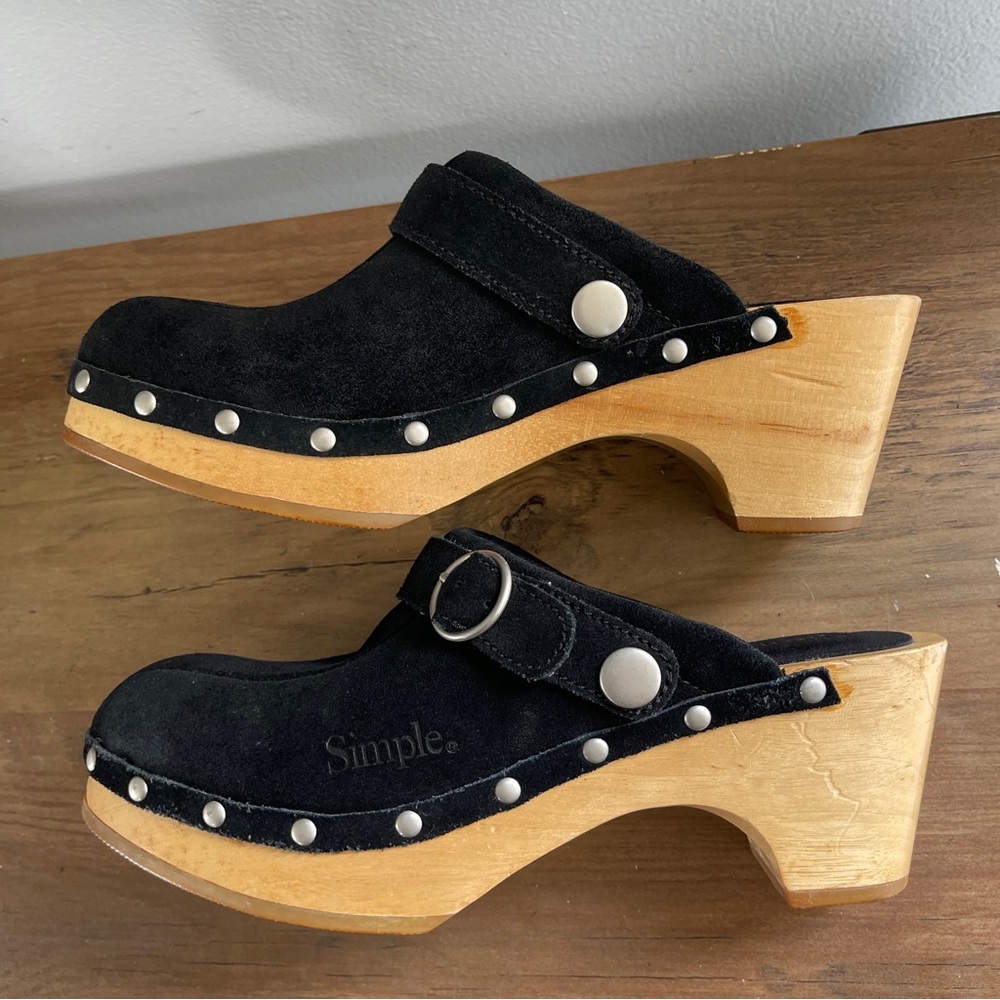Simple Black Suede Mules with Wooden Platform